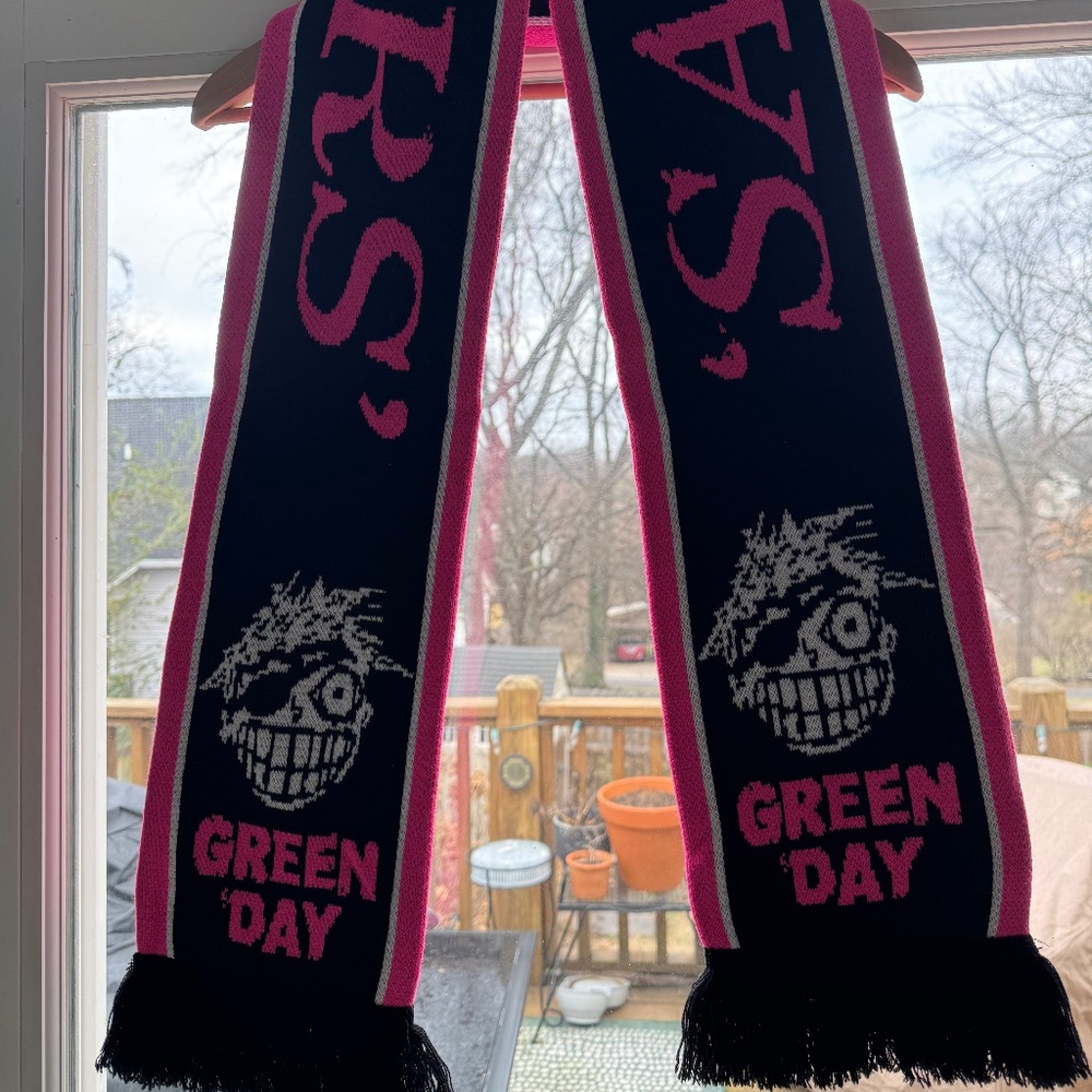 NWOT Green Say Saviors Tour Scarf